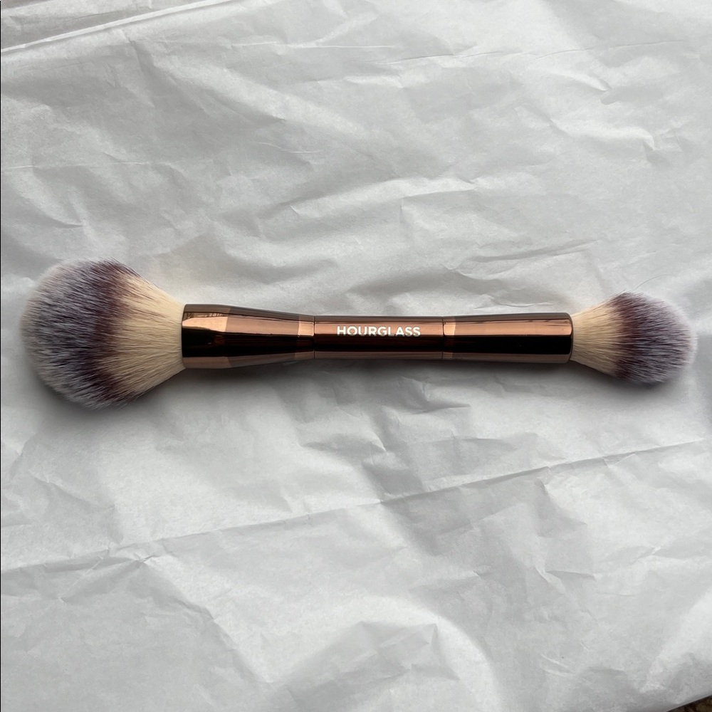 Hourglass Veil Powder Brush